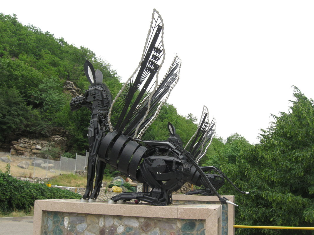 Статуя осликов - Volodya Grigoryan