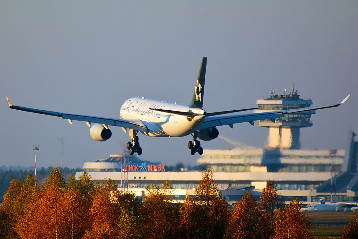 30 октября 2015 года. Посадка Airbus A330-243. Минск-2 (UMMS) - Сергей Коньков