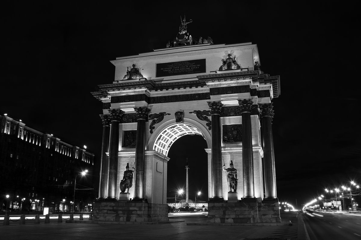 Триумфальная арка - Владимир Вышегородцев