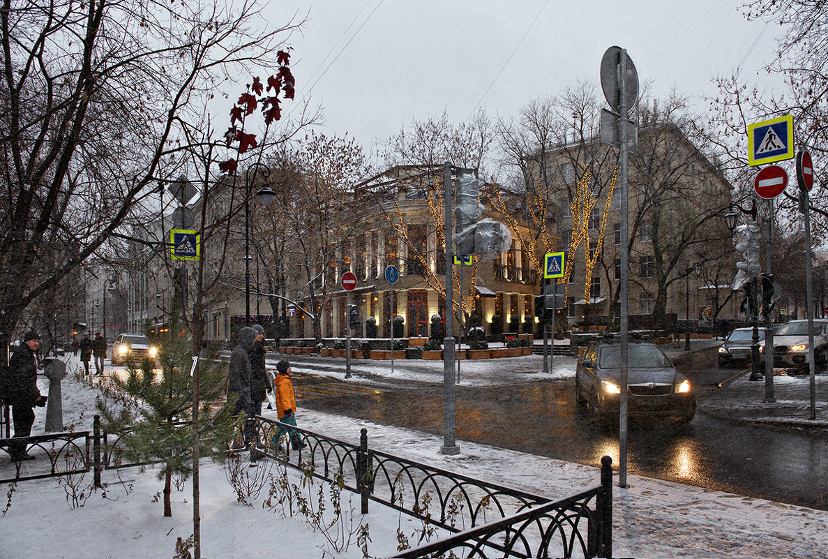 Первый снег был наивен до слёз... - Ирина Данилова