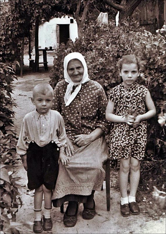 В гостях у бабушки.  1958 год - Нина Корешкова