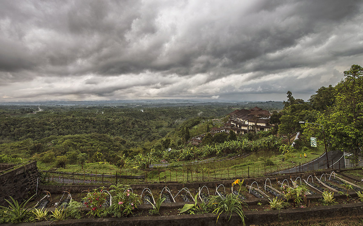 начало сезона дождей на Бали - Alexander Romanov (Roalan Photos)