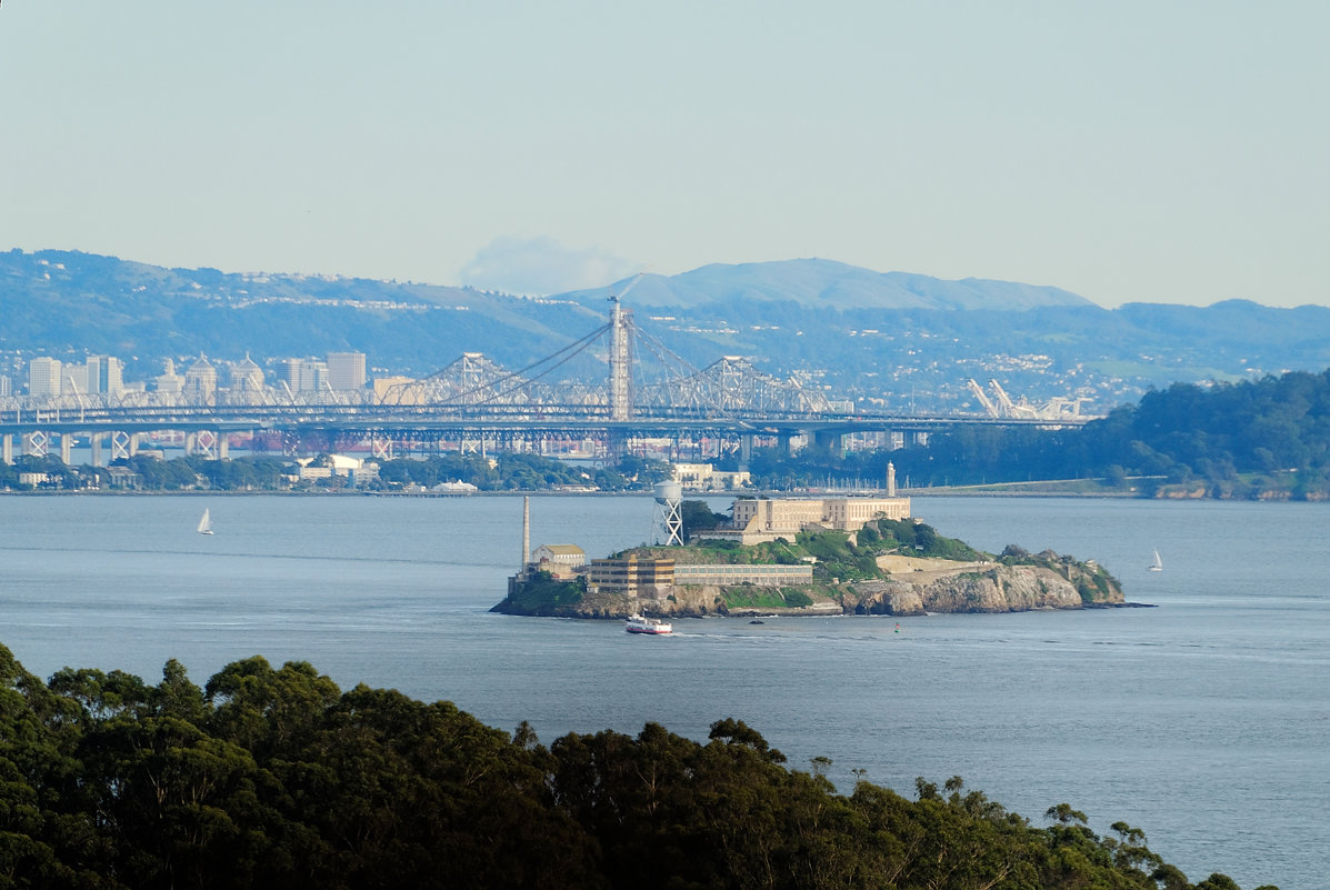 Алькатрас — остров в заливе Сан-Франциско. Штат Калифорния - Михаил Аверкиев