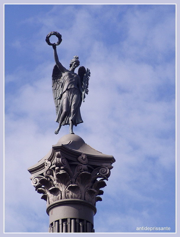 Статуя Славы у Троицкого собора - vadim 