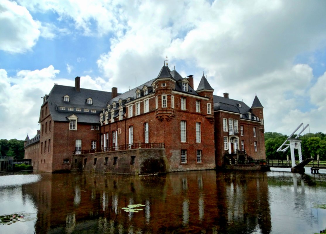 Замок Анхольт (Burg Anholt) называется водным - Галина 