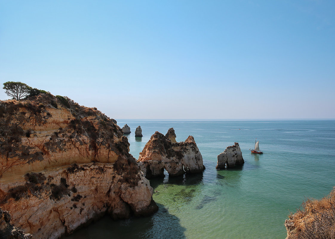 Algarve. Белеет парус одинокий. - Eduard .