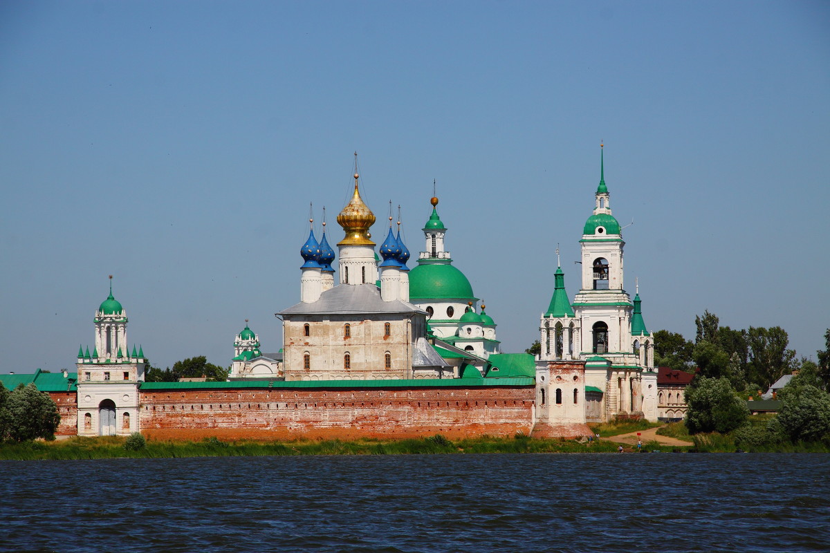 Ростов Великий. Спасо-Яковлевский Димитриевский монастырь. Вид с озера Неро. - Konstantine Kostyuchenko