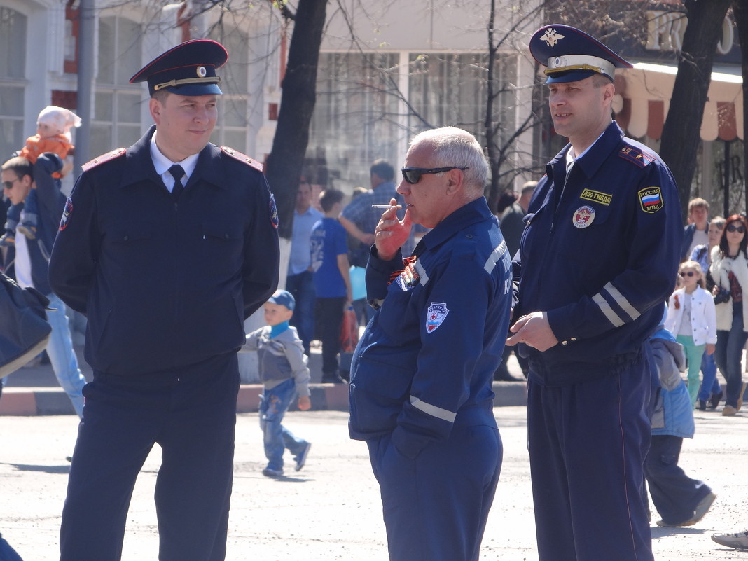 полковник  на  улице - Дмитрий Потапов