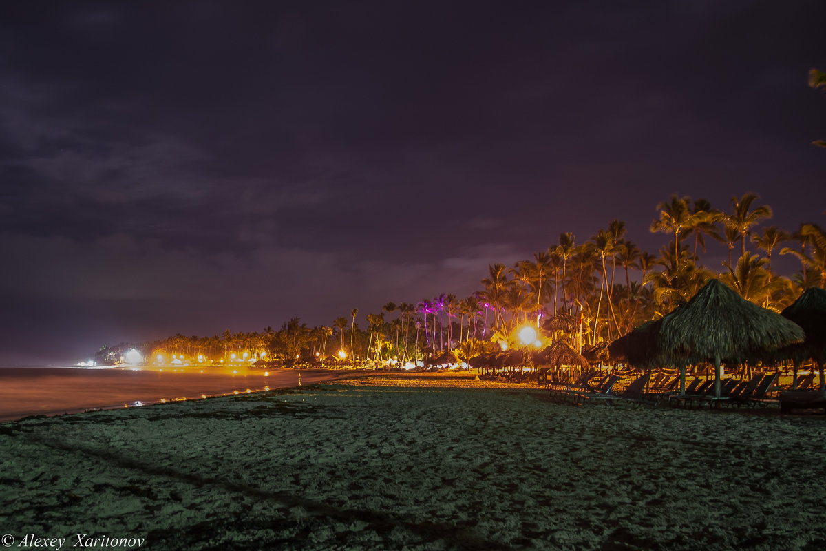 Ночной пляж - Алексей Харитонов