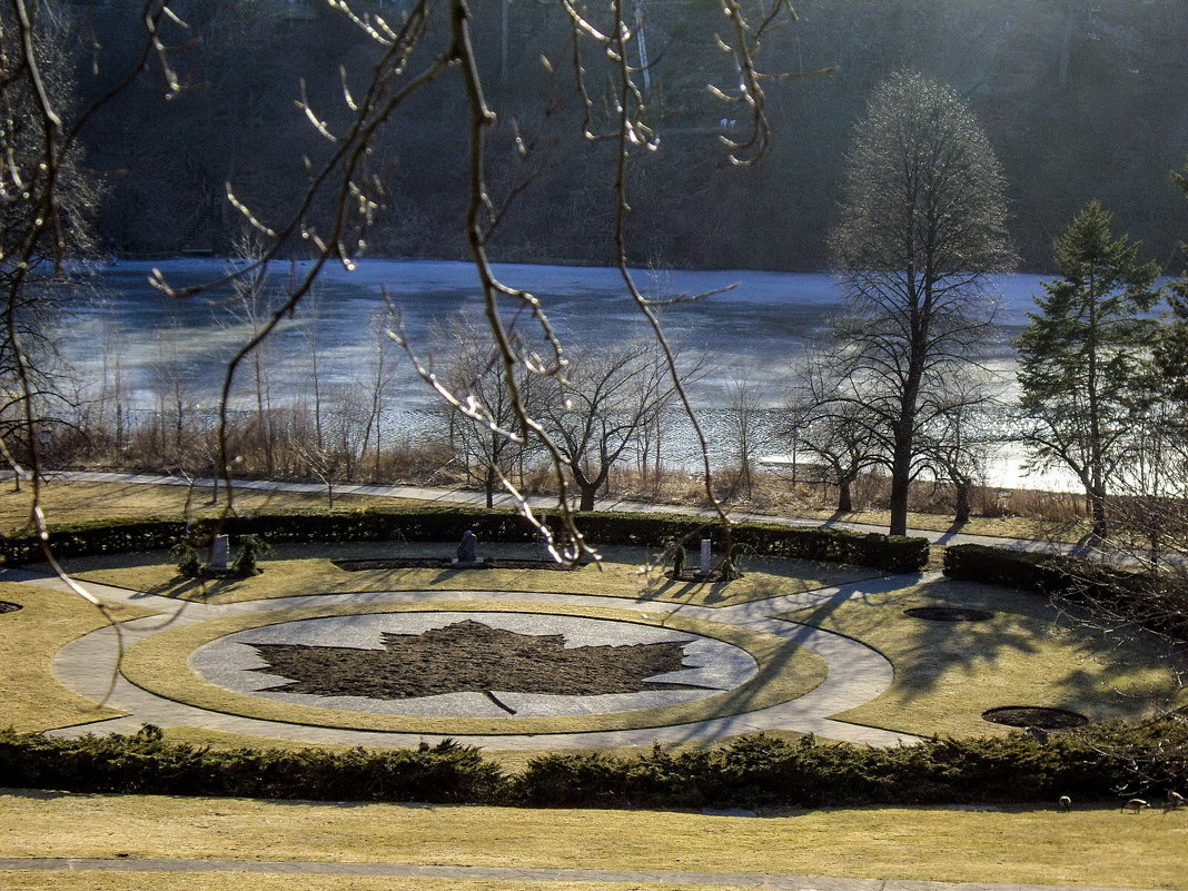 И речка подо льдом блестит... (High Park, Toronto) - Юрий Поляков