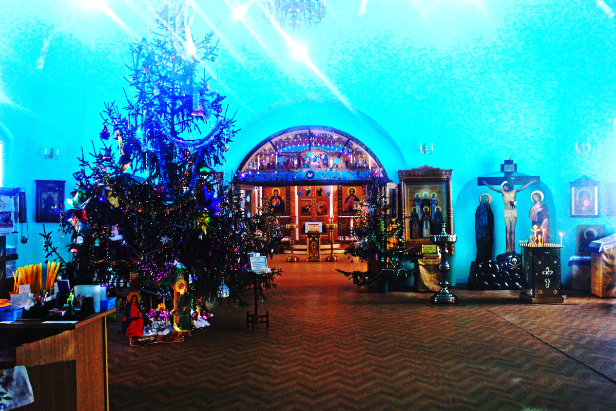 рождественская ёлка в храме - Сергей Кочнев