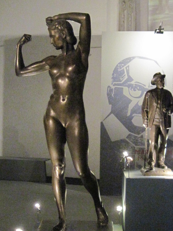 Женщина -гимнастка. 1947 год. - Маера Урусова