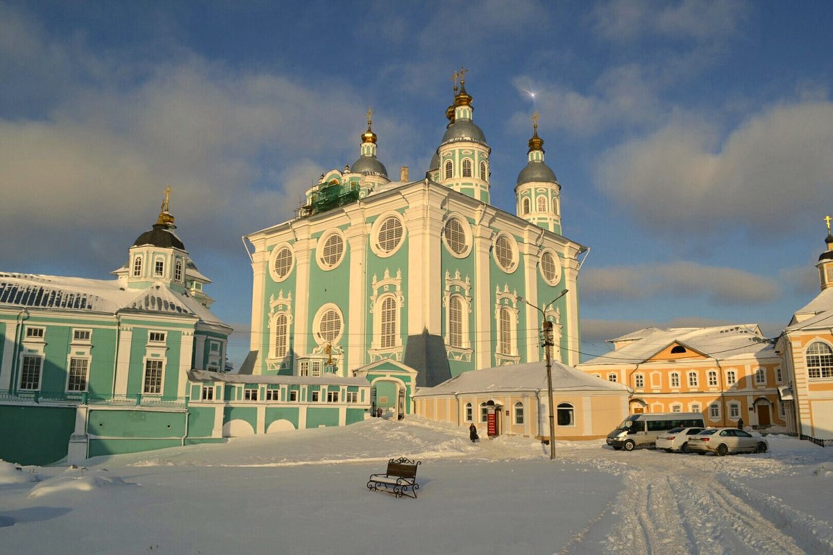 Свято Успенский кафедральный собор зимой Смоленск