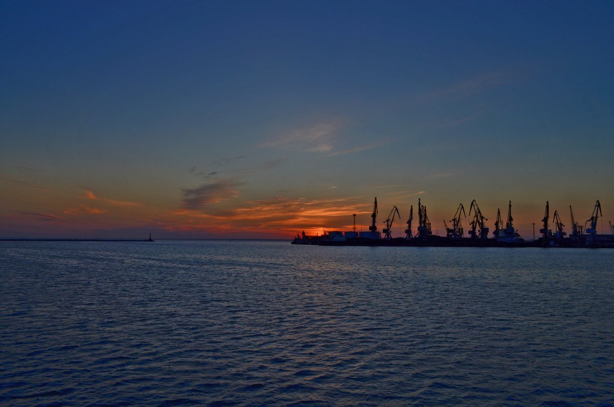 Закат в Бердянском порту - Tatiana Kretova