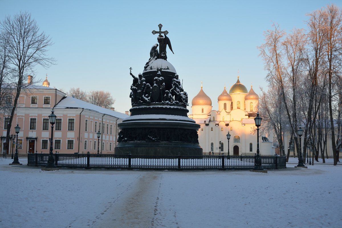 В центре новгородского кремля - Константин Жирнов