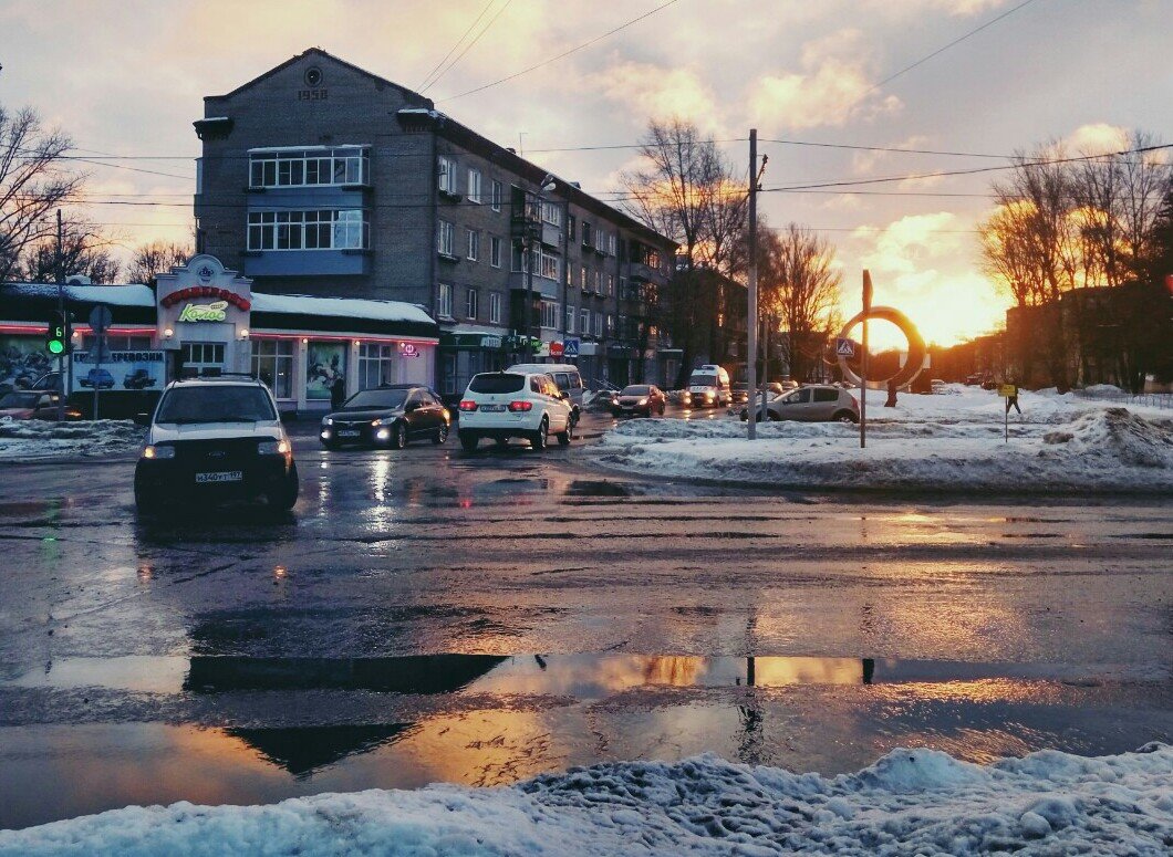 ул. Гагарина, с Восходом на спине. - Петр 