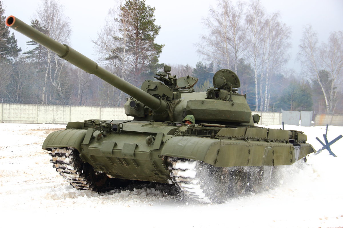 Динамический показ танка Т-62 - Владимир 