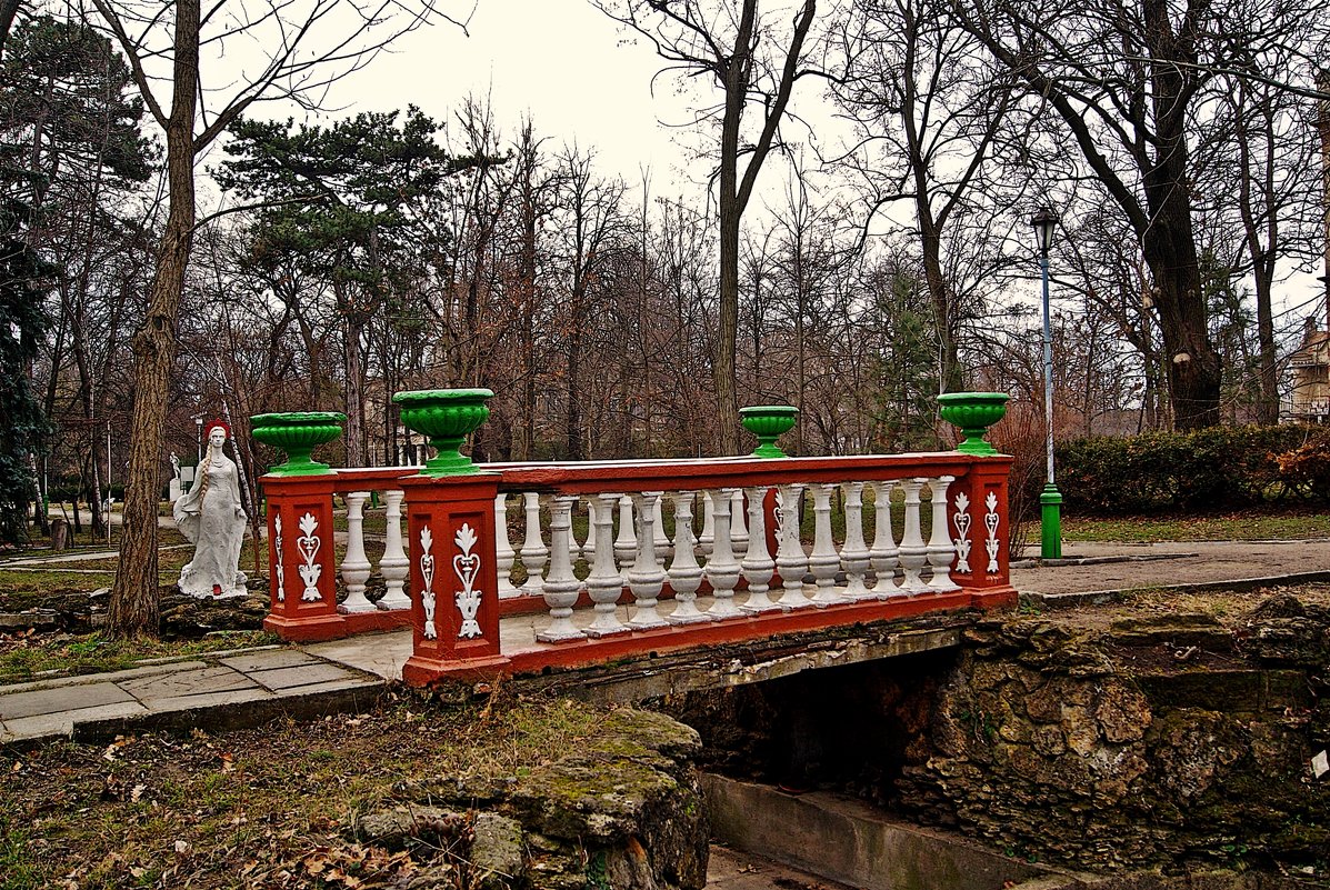 в старом парке - Александр Корчемный