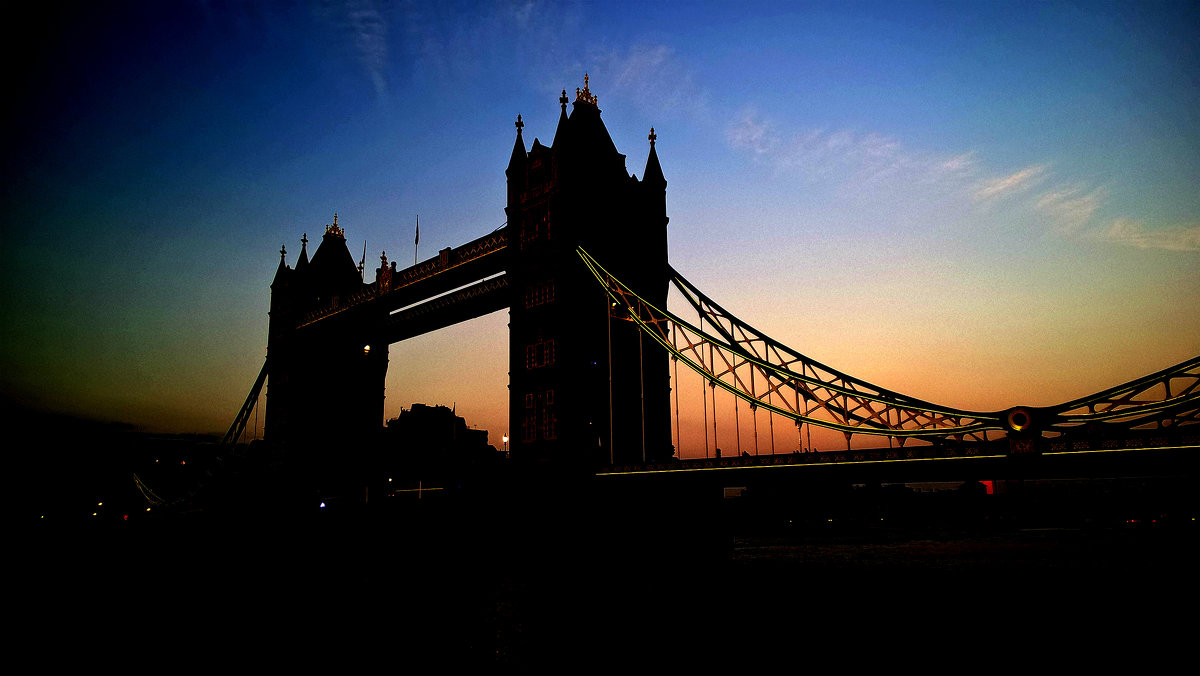 Tower Bridge - Dasha Ald