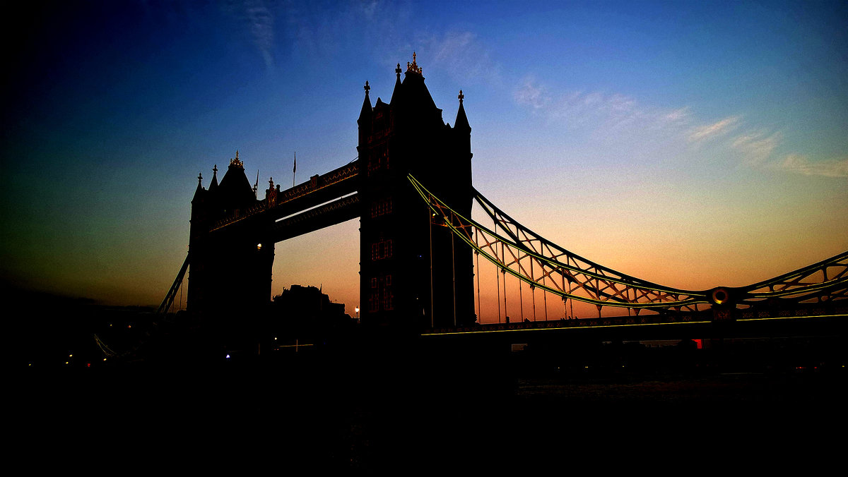 Tower Bridge - Darie Aldo