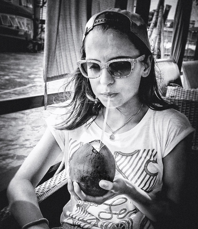 Girl with coconut. - Илья В.