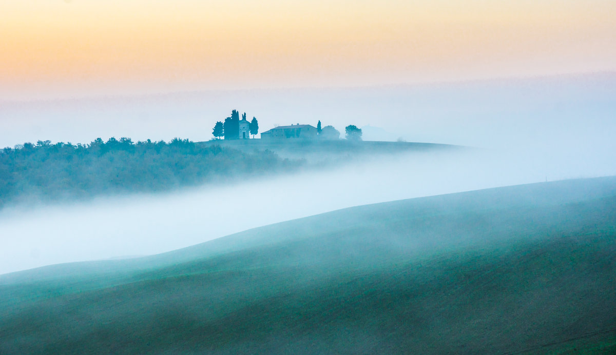 Восход над облаком тумана.  Из серии "Toscana - amore mio" - Ашот ASHOT Григорян GRIGORYAN