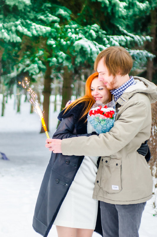 Женя и Дима в морозный день на прогулке в парке дружбы - Тати Фокс