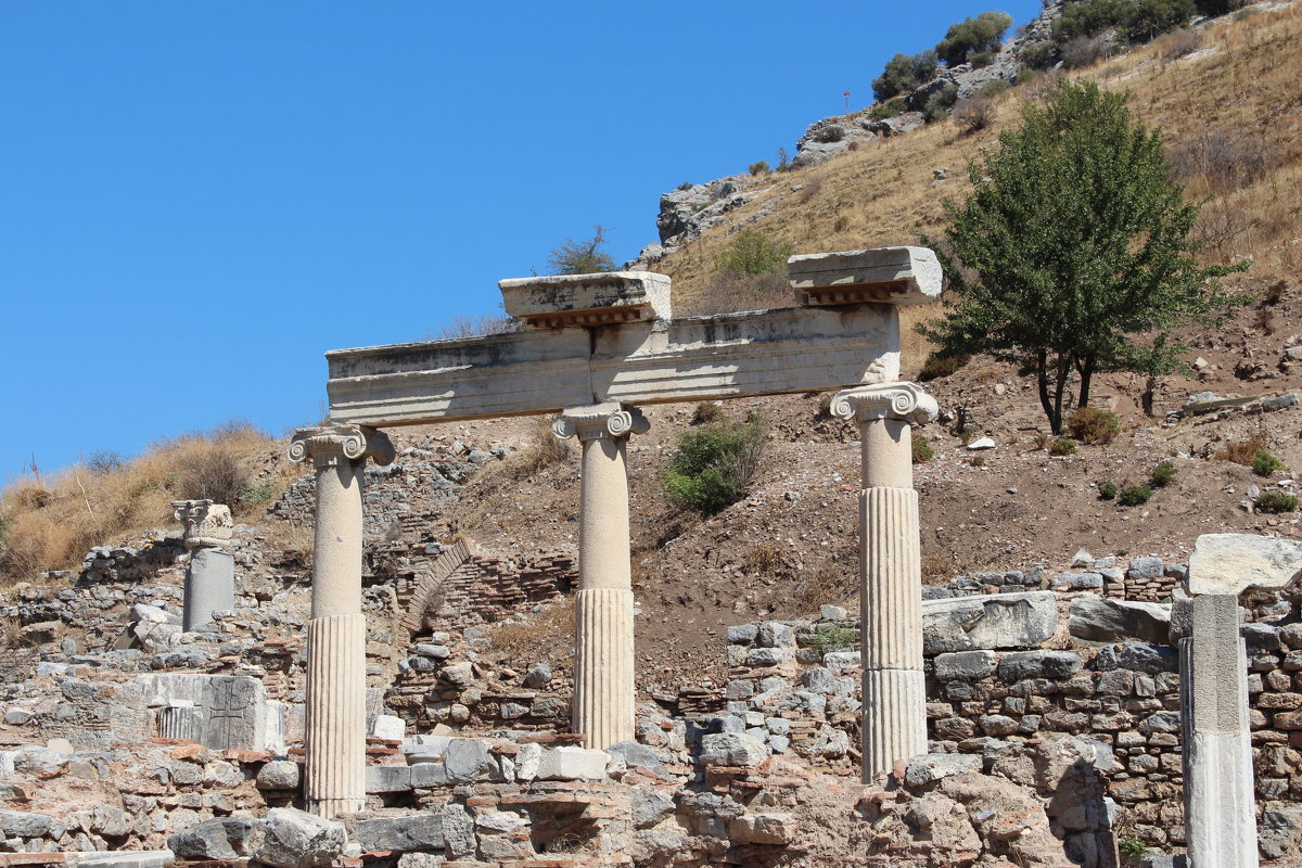 Эфес. Обломки империи - vadimka 