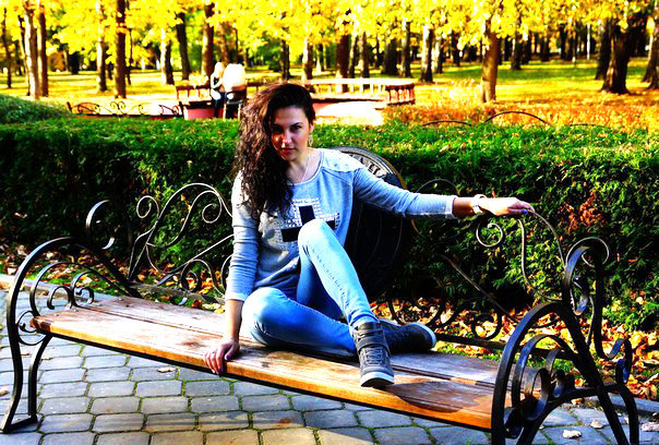 Девушка в парке - Юлия Фотограф