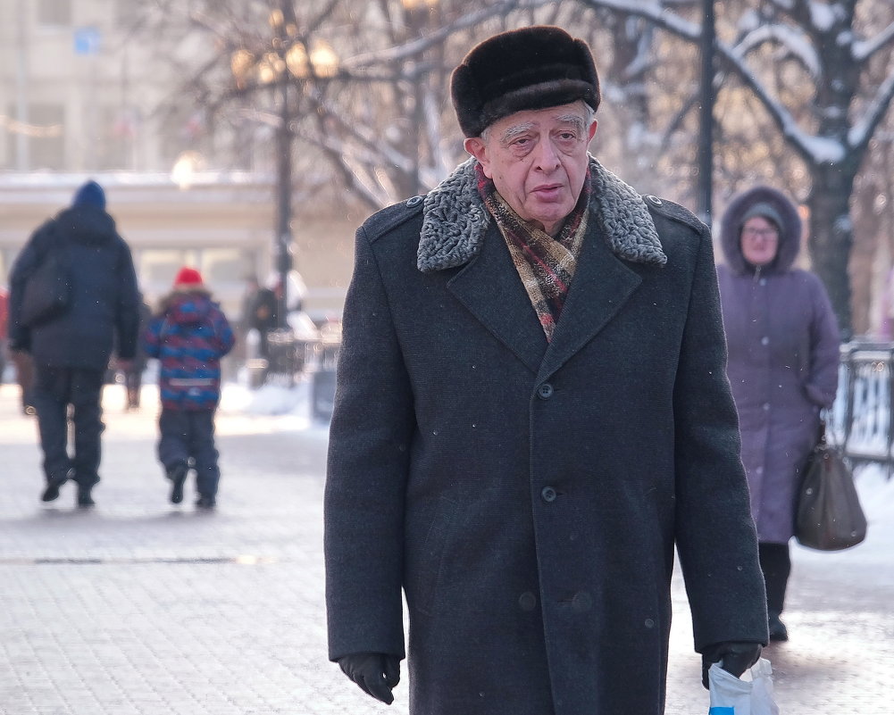 Городские зарисовки. Современники и современницы. - Геннадий Александрович