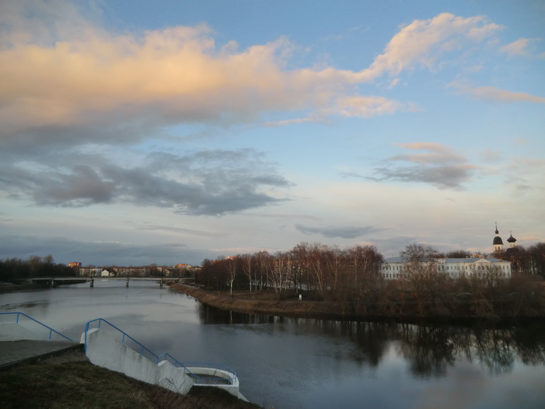 Великие Луки. Вид с крепости на реку Ловать и центр города... - Владимир Павлов