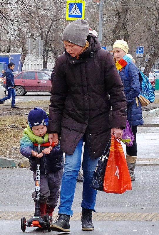 Городские зарисовки. Современники и современницы. - Геннадий Александрович