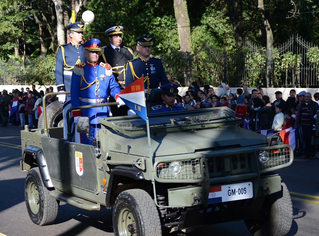 Военный парад в честь иннагурации Президента Парагвая Хорасио Картеса - Vitalet 