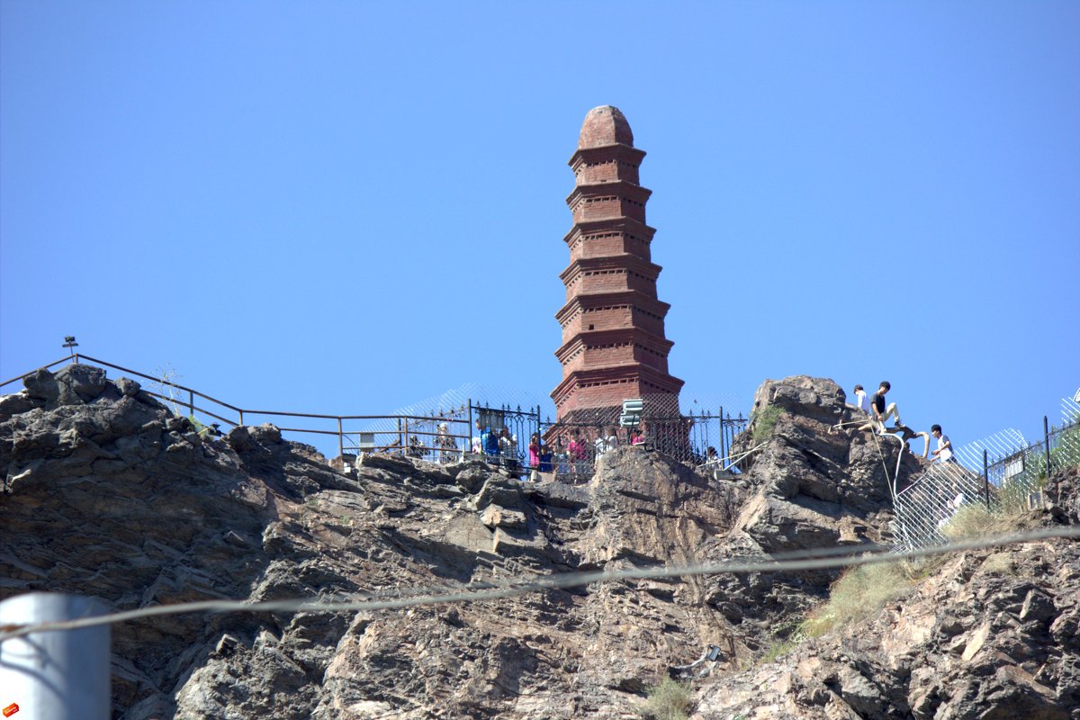 Пагода  на   скале - Виталий  Селиванов 