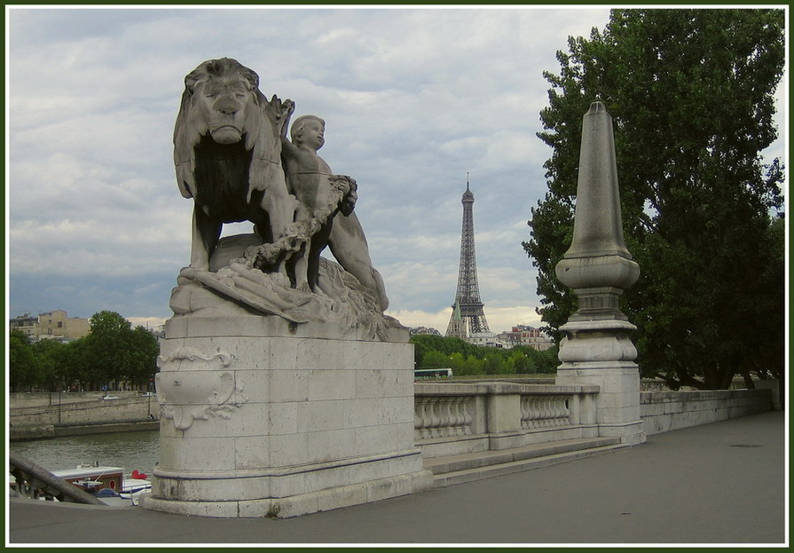 Грустный и молчаливый свидетель истории Парижа - Евгений Печенин