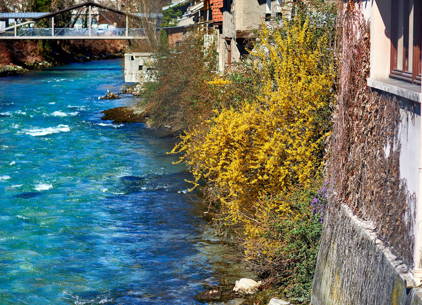 Живописная река в маленьком городке на севере Франции - Татьяна Сафронова