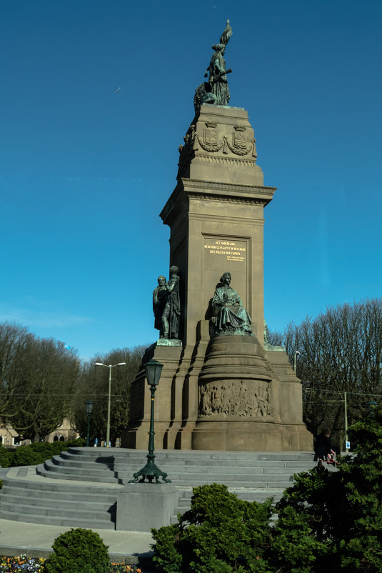 Памятник народам Европы, погибших в войнах, Гаага - Witalij Loewin