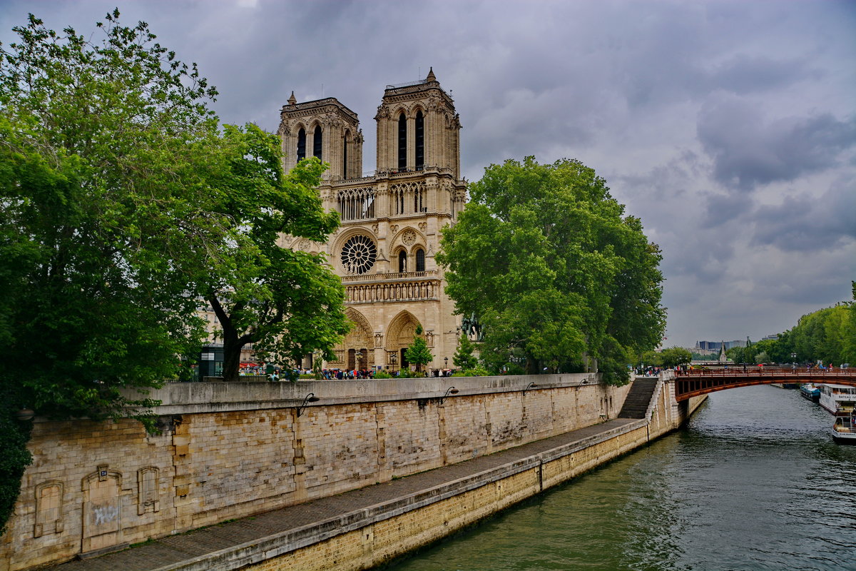 vit5  Notre Dame de Paris - Vitaly Faiv