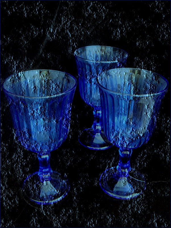 Синее стекло - Нина Корешкова