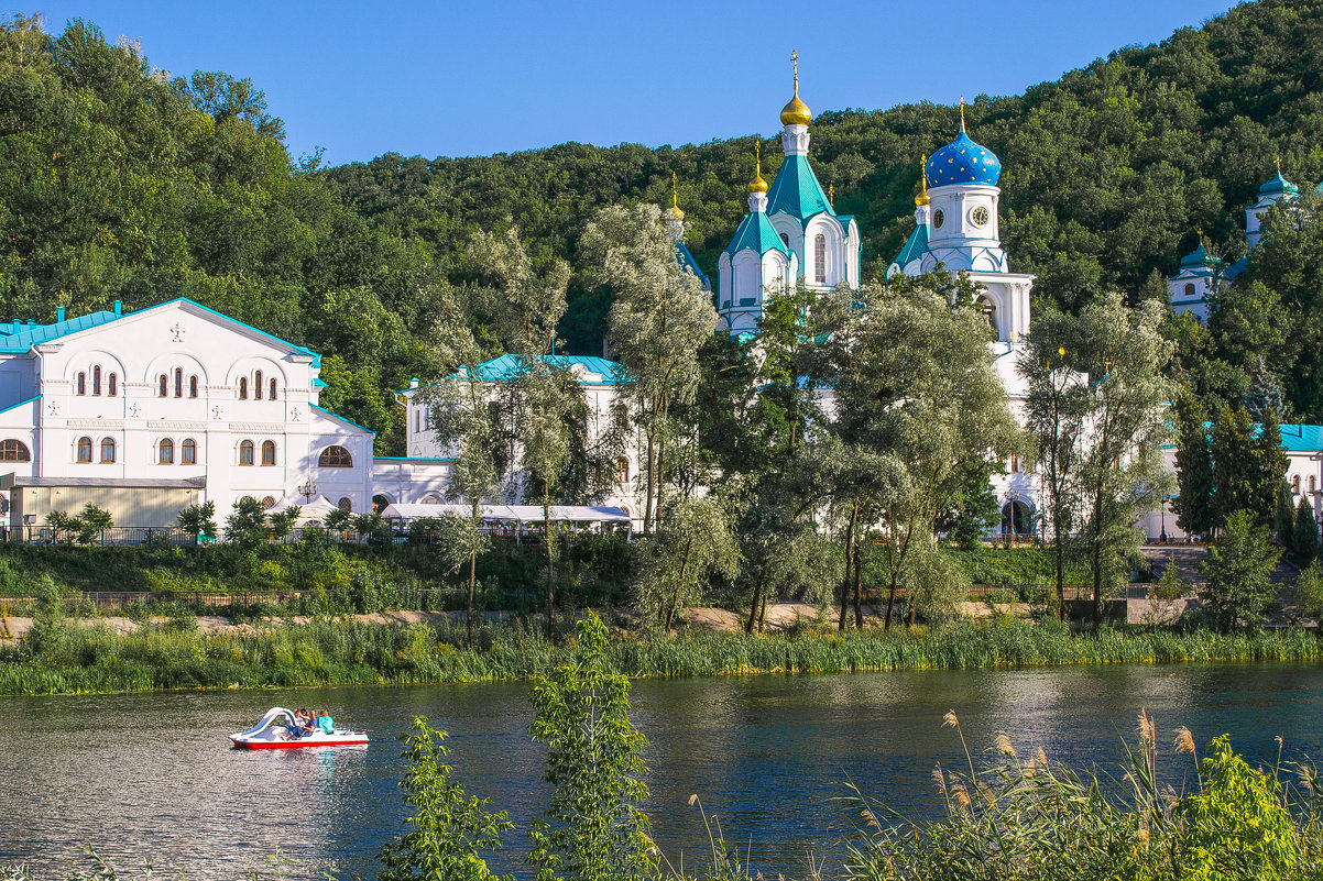 Монастырь над рекой-2 - Виталий Волков