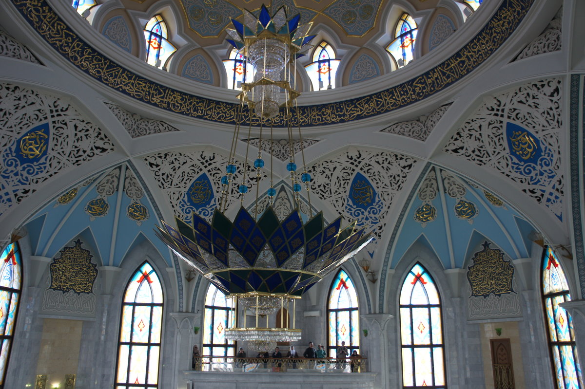Мечеть Кул-Шариф внутри украшает люстра из чешского хрусталя - Елена Павлова (Смолова)