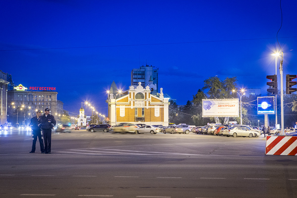 Главная площадь Новосибирска... - Сергей Смоляков