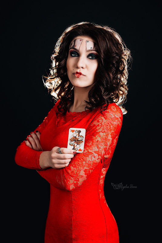 Red Queen - Ангелина Косова