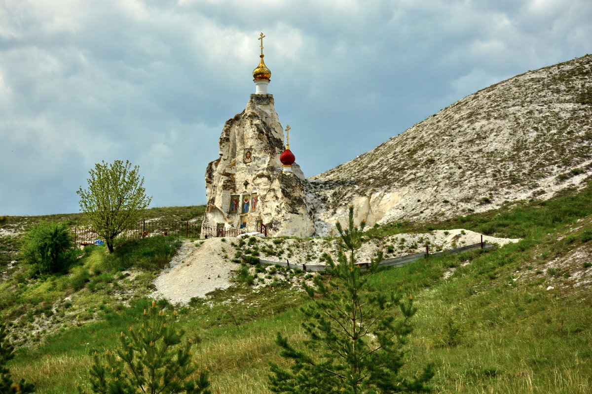 Спасский Костомаровский пещерный женский монастырь