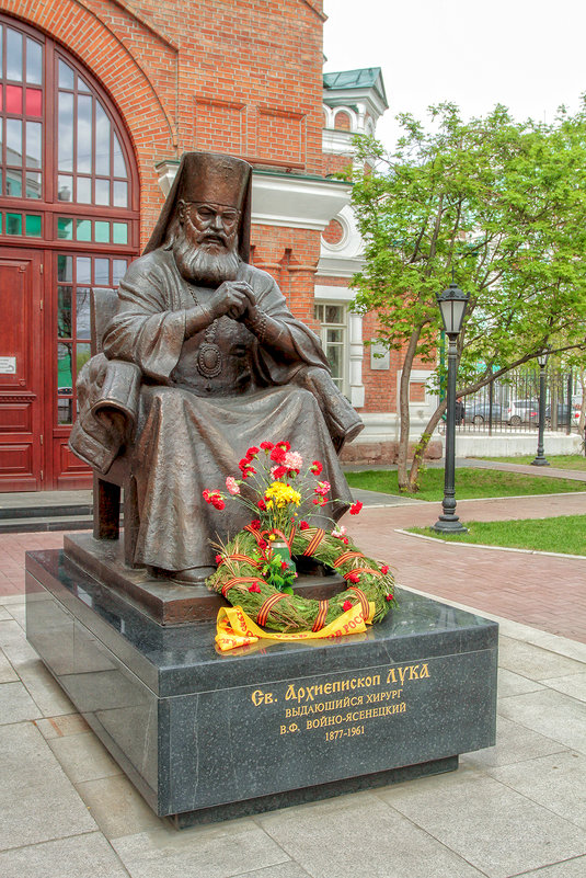 памятник Святому Луке - Сергей Черных