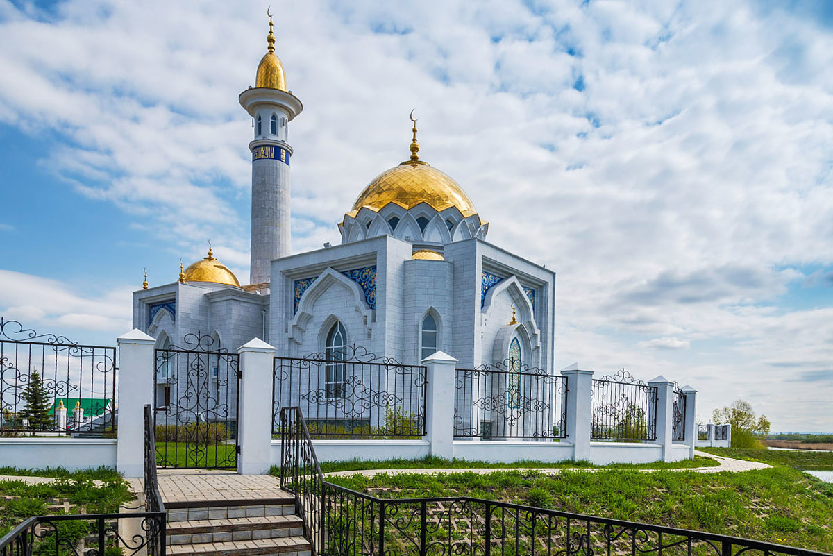 У мечети - Любовь Потеряхина