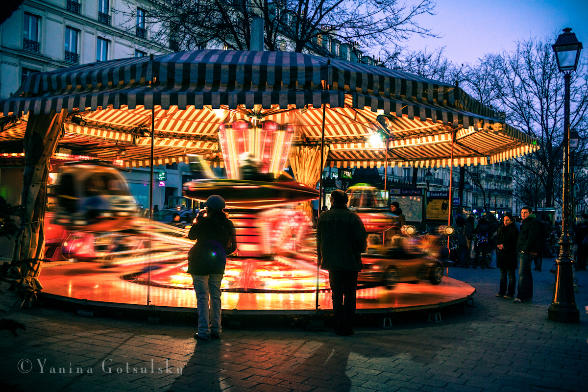 Carousel. Boulevard Rivoli. Paris - Yanina Gotsulsky
