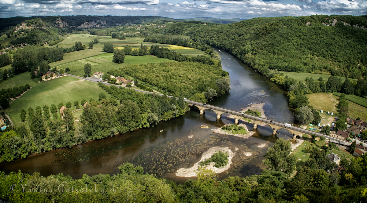 La fleuve Dordogne. Perigord. France - Yanina Gotsulsky