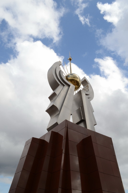 монумент - Роман Мартынов