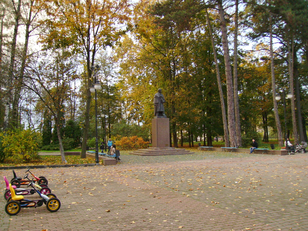 Осень  в  Ивано - Франковском  парке - Андрей  Васильевич Коляскин